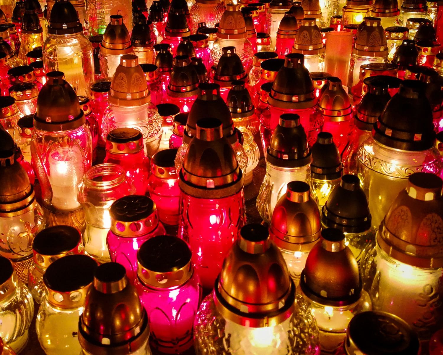 Spirituele betekenis Allerheiligen & Allerzielen VolleMaanKalender.nl