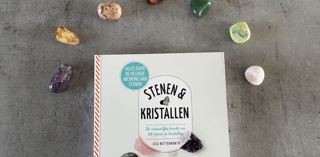 Review: Stenen & Kristallen boek