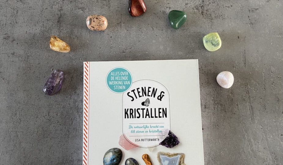 Review: Stenen & Kristallen boek